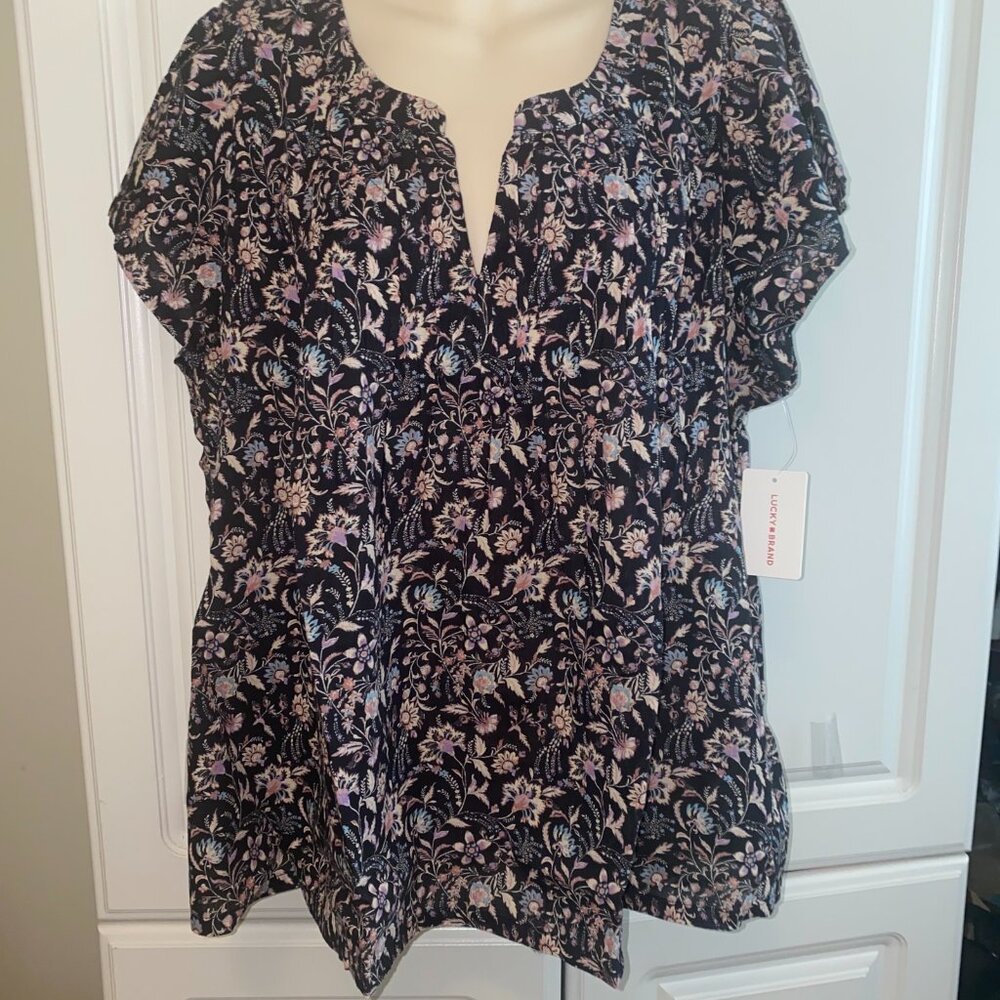 NWT Lucky Brand Boho Top 100% Cotton Women’s Shirt Blouse Sz XS Floral Pintuck